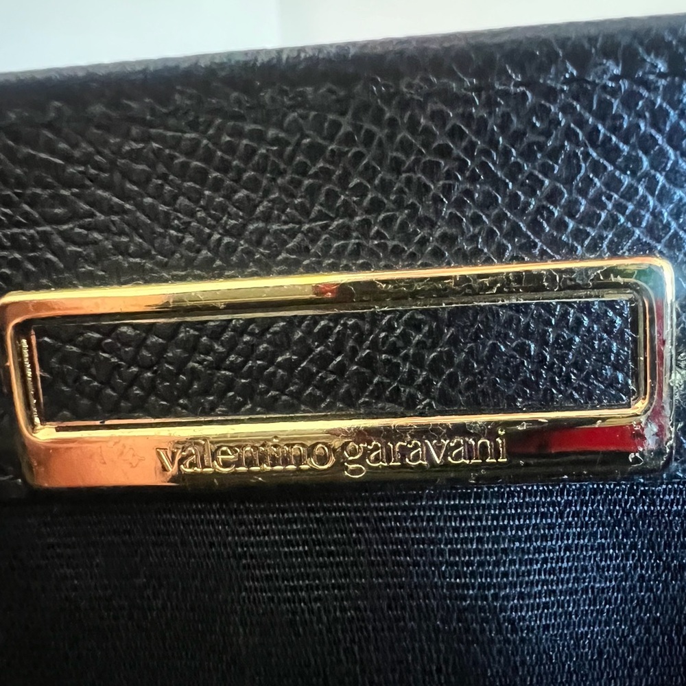 Valentino Garavani Black Leather Shoulder Bag - Picture 14 of 15